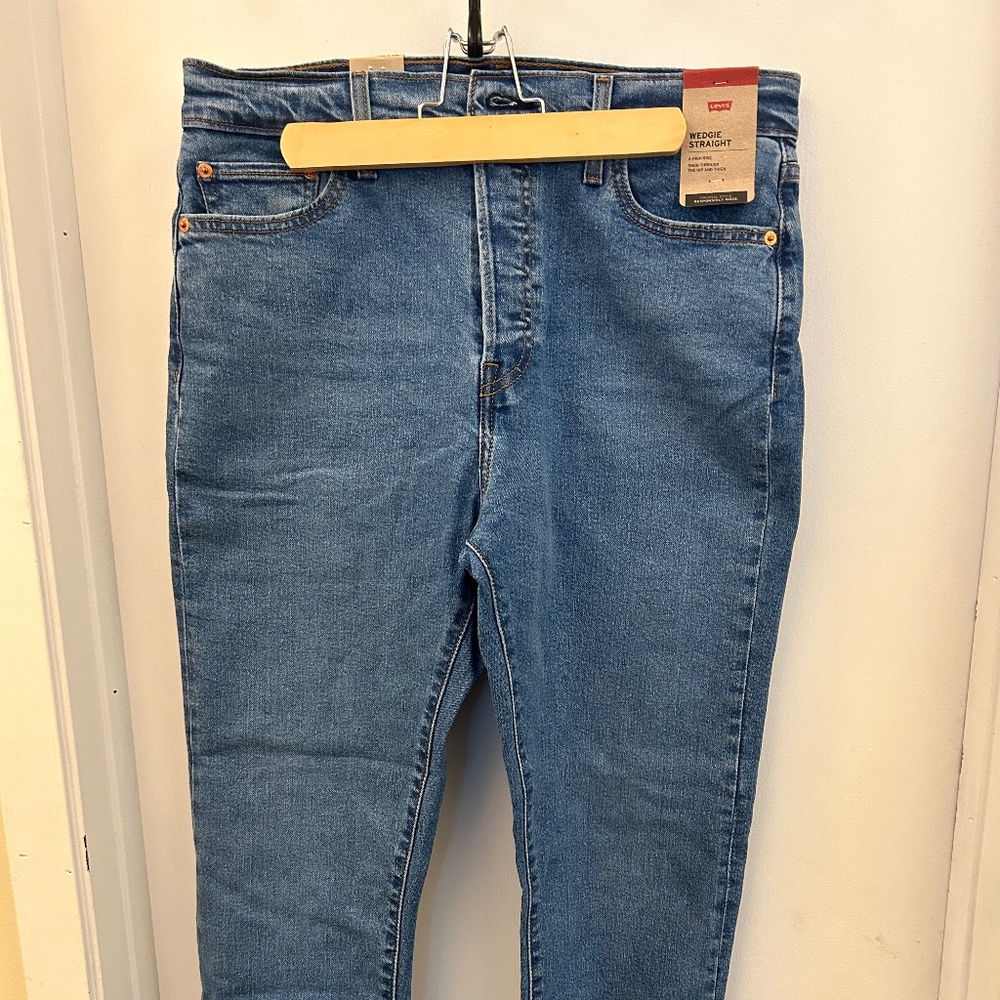 Levi's Women's Wedgie Straight Jeans size 32